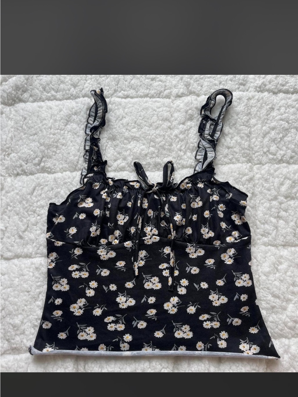 SHEIN Black Daisy Print Ruffle Strap Camisole
